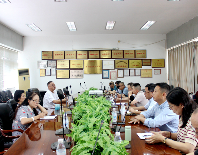 四川飞球召开干部大会任命樊平、姚兵两位轮值总司理