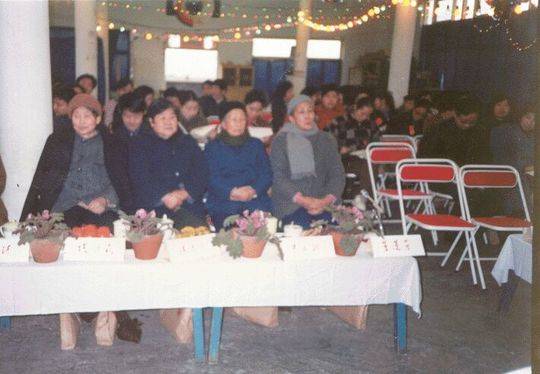 “咬定”32字印刷厂崛起，，，夏朝嘉中选“天下首届十大青年企业家”